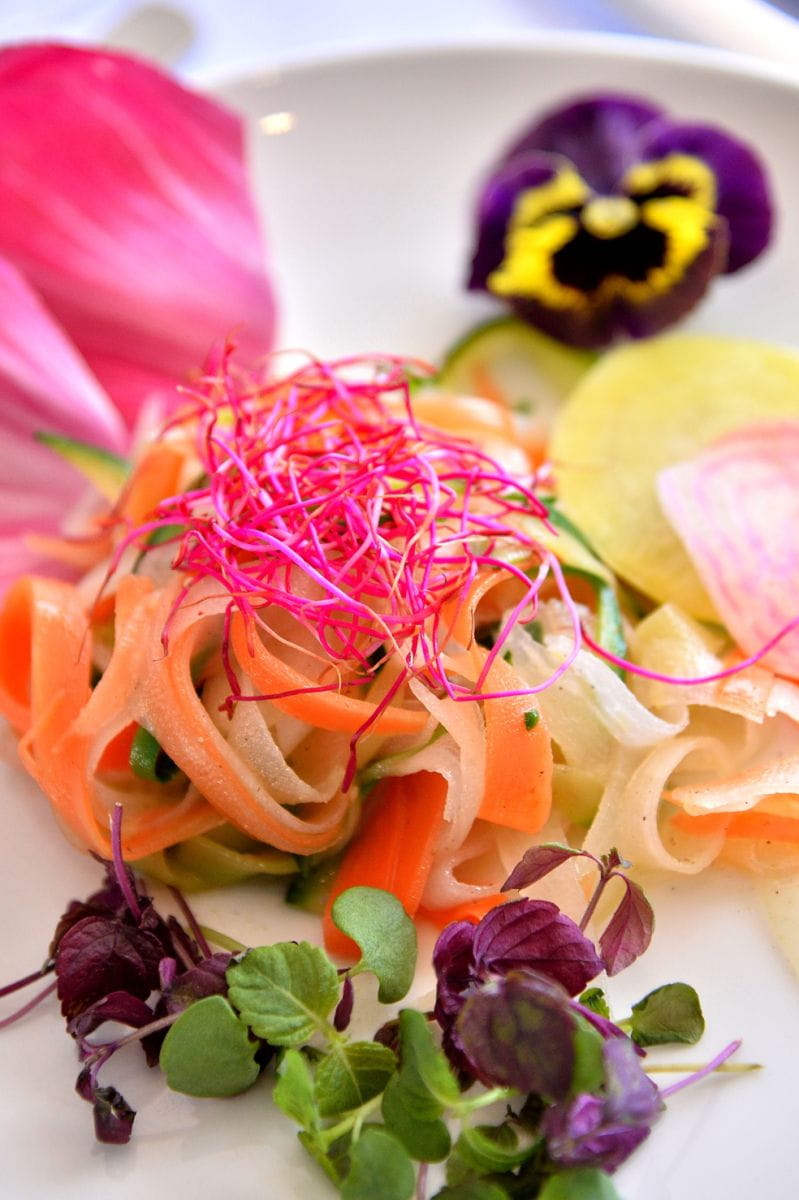 prestation culinaire pour un affrètement de catamaran à Cannes